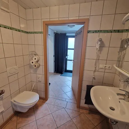 Zentral Zur Kurklinik Inkl Parkplatz